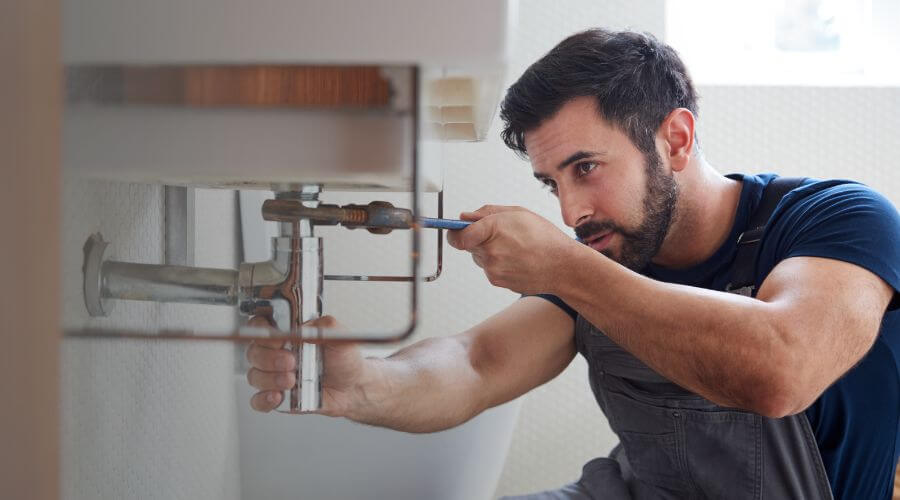 Expert burst pipe repair services in Ontonagon, MI